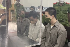 Con trai lãnh án tử, cha 15 năm tù vì giúp sức