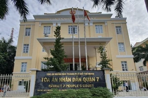 Không để con chứng kiến cảnh cha mẹ hiềm khích tại tòa