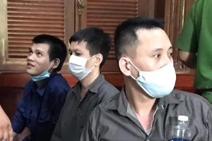 Bị cáo từ chối luật sư tòa chỉ định, kêu oan bất thành 