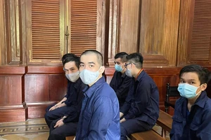 Nhóm sinh viên giả danh cảnh sát hình sự, chiếm đoạt 6 xe máy 