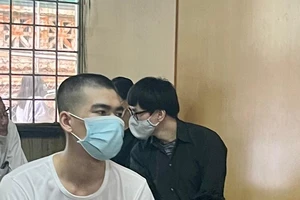 Thanh niên tìm và đưa 13 người Trung Quốc đi khắp quận 7 lãnh 8 năm tù