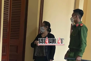 Đại gia Bạch Diệp đến tòa nhưng không nghe tuyên án vụ thua kiện 167 lượng vàng