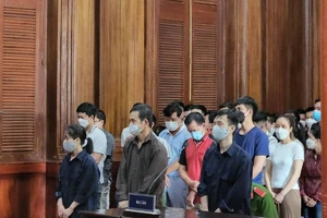 'Tập đoàn' cờ bạc online trá hình xuyên quốc gia: 75 bị cáo hầu tòa 10 ngày 