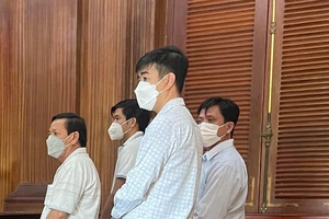 Lừa Công ty Kim Oanh: Giám đốc, 2 phó giám đốc và 2 nhân viên lãnh án