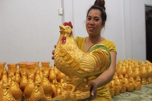 Gà đất tạo kiểu thủ công cháy hàng dịp Tết 