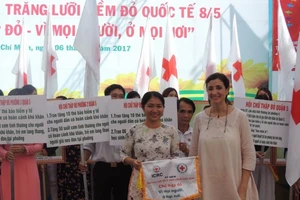 Hơn 28 tỉ đồng mừng ngày Trăng lưỡi liềm đỏ