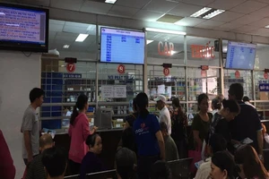 Bệnh nhân ngày nào cũng đi khám BHYT 