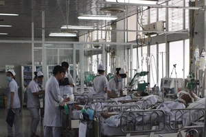 Bệnh nhân xé bệnh án, bác sĩ vẫn bình tâm