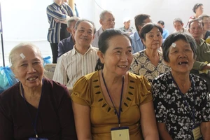 Từ mai mắt sáng, tôi yên tâm đi làm thợ hồ rồi!