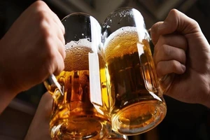 Những 'bí kíp' phản khoa học khi ăn nhậu ngày Tết 