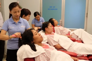 Gội đầu, thư giãn vai gáy miễn phí cho bà bầu sắp sinh 