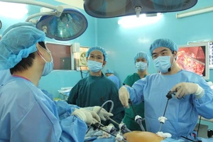 Nhuộm màu đánh dấu hạch di căn trị ung thư dạ dày 