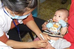 Bác sĩ lưu ý tiêm chủng vaccine 5 trong 1 mới cho trẻ