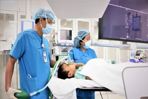 Bé trai 7 tuổi bị động kinh không ngờ do dị dạng mạch máu não