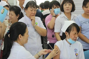 Bác sĩ cũng sợ đau khi được chích ngừa cúm 