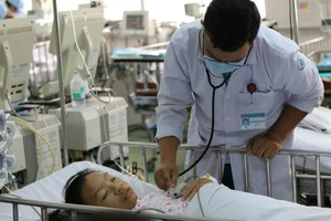 Chuyện lạ y khoa: 'Bắc cầu vượt' cho mạch máu để cứu bé gái