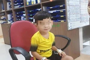 Bị táo bón 5 năm, ruột bé trai tích trữ 3 kg phân