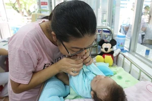 Bé sơ sinh bị bệnh hiếm chỉ 40 người trên thế giới mắc phải