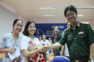 Diễn viên Mai Phương xuất viện với tinh thần lạc quan, vui vẻ