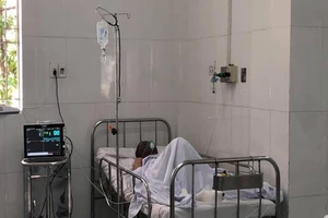 Tài xế xe bồn chở xăng bốc cháy ở Bình Phước bị bỏng nặng 