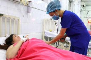 3 giờ căng thẳng cứu mẹ con sản phụ sinh mổ lần 2