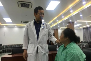 Ho 10 tháng trời vì mảnh xương vịt 'núp' trong đường thở