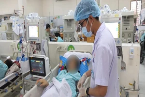 Cô gái bị hư thận vĩnh viễn sau khi dùng viên uống giảm cân