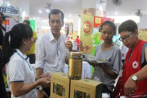 Hơn 200.000 lượt cá nhân, đơn vị chăm lo tết cho người nghèo 