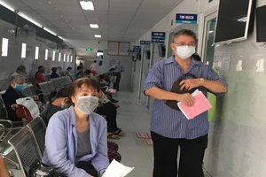 TP.HCM: Khám, cấp phát thuốc tại nhà cho người cao tuổi