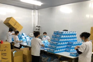 TP.HCM: 410 thùng khẩu trang không rõ nguồn gốc suýt bán ra
