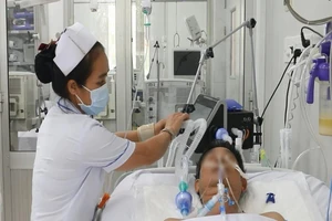 TP.HCM: 3 người ngộ độc sau ăn pate Minh Chay vẫn yếu liệt cơ