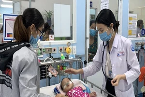 2 nhóm giải pháp phòng bệnh hô hấp mùa mưa bão cho trẻ