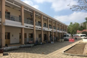 Nam tiếp viên lây bệnh từ đâu, tại sao lại cách ly tại nhà?