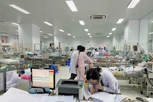 Bé trai 4 tuổi té vào xô nước tử vong thương tâm