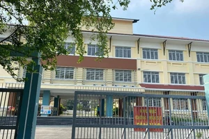 Khi về đến Việt Nam, bệnh nhân 1453 đã đi những đâu? 