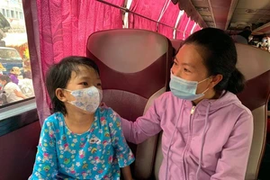 Những chuyến xe 0 đồng đưa bệnh nhân ung thư về quê đón Tết