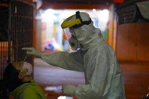 TP.HCM: 2 mẹ con tự khai báo, xét nghiệm nghi nhiễm COVID-19