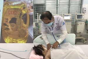 Móc họng cứu con uống dầu thắp đèn, vô tình hại con nguy kịch