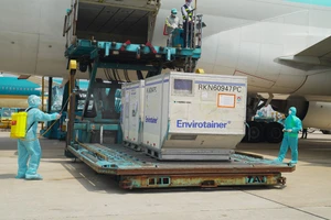 117.600 liều vaccine COVID-19 đã về Việt Nam và chờ tiêm