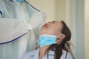 TP.HCM hoàn tất lấy mẫu xét nghiệm toàn bộ nhân viên y tế