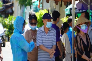 TP.HCM phong tỏa hẻm nơi con trai ca mắc COVID-19 sống