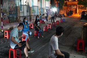 Xét nghiệm khẩn trong đêm người về TP.HCM từ 4 địa phương 
