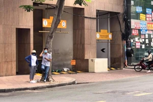 TP.HCM: Một đầu bếp khách sạn Sheraton nghi nhiễm COVID-19 