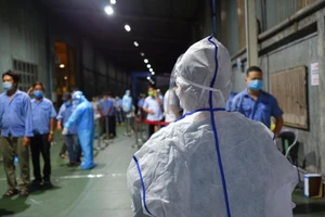 TP.HCM cách ly tạm thời 700 công nhân do ca nhiễm COVID-19 
