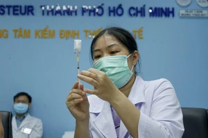 TP.HCM ưu tiên tiêm vaccine COVID-19 đợt 3 cho gần 72.000 người