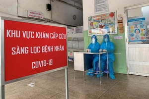 Nam sinh Long An và một chiến sĩ công an mắc COVID-19 tổn thương phổi rất nặng