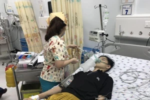 Bị la vì ham chơi game, thiếu niên nguy kịch sau khi uống thuốc diệt cỏ