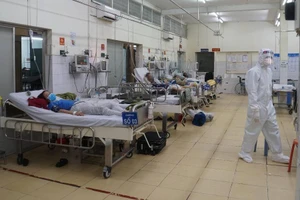 TP.HCM nâng công suất điều trị COVID-19 lên 10.000 giường