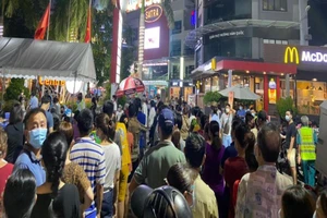 'Hãy bình tĩnh, rồi ai cũng đến lượt xét nghiệm' 