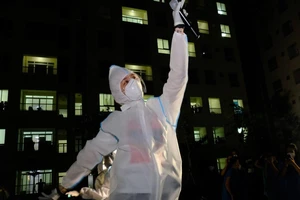 TP.HCM: Bệnh viện dã chiến số 11 sôi động với 'bữa tiệc âm nhạc'